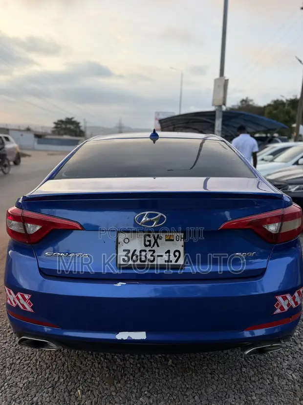Hyundai Sonata 2016 Blue - 1