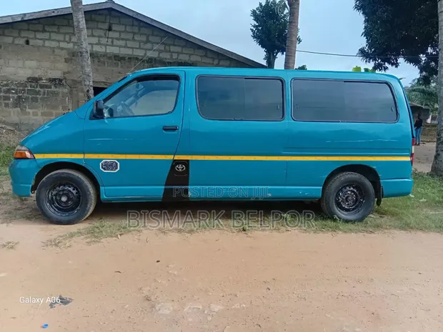 Toyota HiAce 2000 Blue - 1