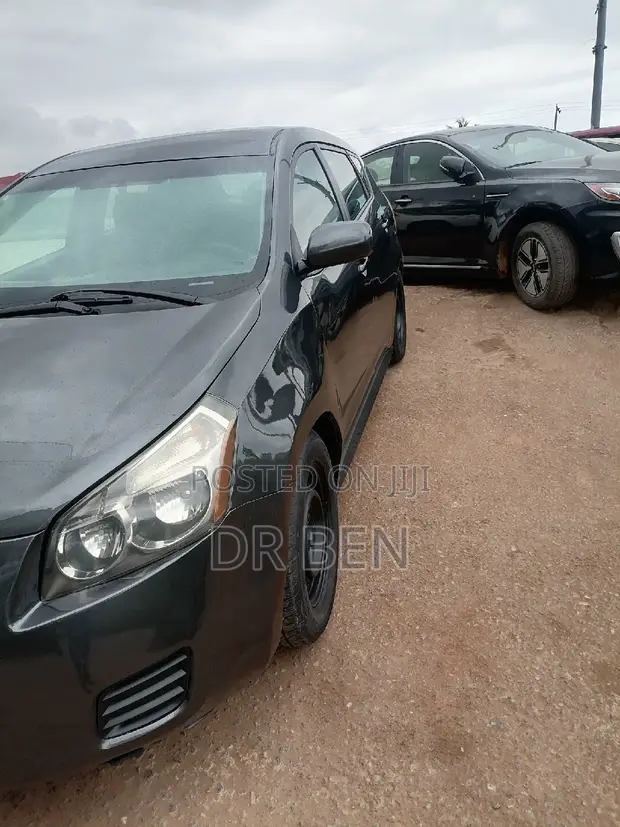 Pontiac Vibe 2010 Black - 1