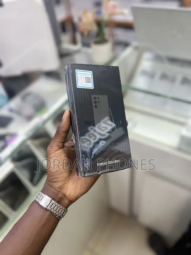 New Samsung Galaxy S24 Ultra 1TB Black - 1