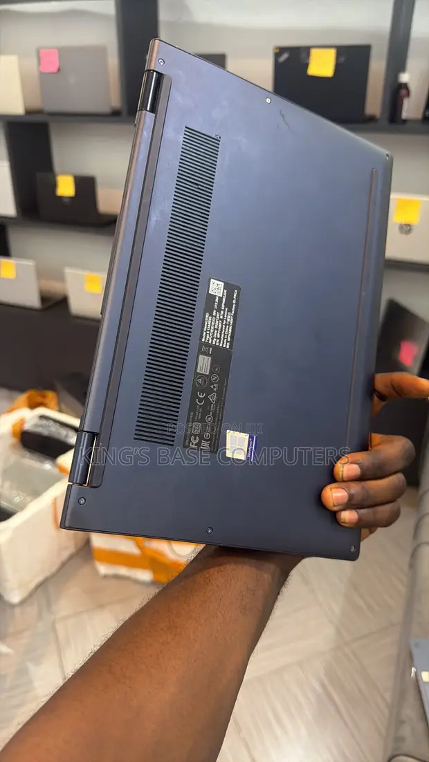 Lenovo Yoga 700 Laptop - 16GB RAM, AMD Ryzen 7, 256GB SSD - 1