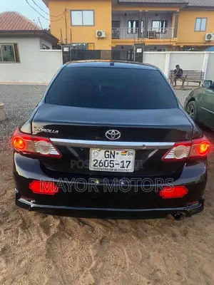 2013 Toyota Corolla LE Special Edition Sedan