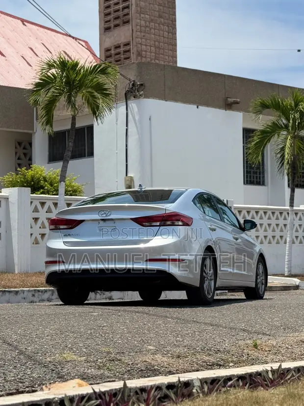 Hyundai Elantra SEL 2018 Silver - 1