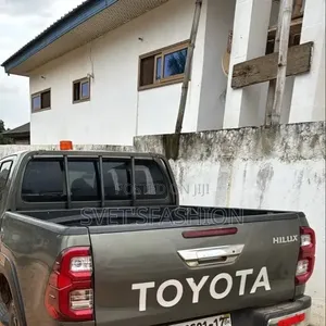Toyota Hilux Full Hardtop Truck Cover