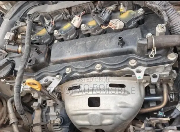 Toyota Vitz 2012 Silver - 1