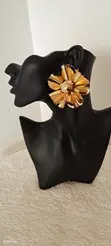 Golden Luxury Texture Flower Earrings - 2