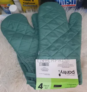 Kitchen Pantry Set: 2 Oven Mitts & 2 Pot Holders