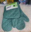 Kitchen Pantry Set: 2 Oven Mitts & 2 Pot Holders - 2
