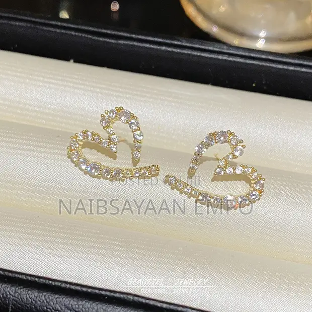 Niche Love Stud Design Earrings - 1