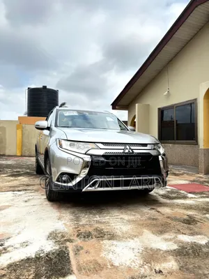 2018 Mitsubishi Outlander SEL FWD SUV