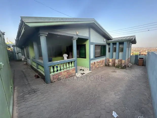 5-Bedroom House for Rent in Ashongman Estate, Accra - 1