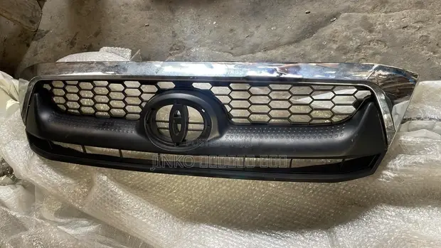 Toyota Hilux 2006-2011 Grille - 1