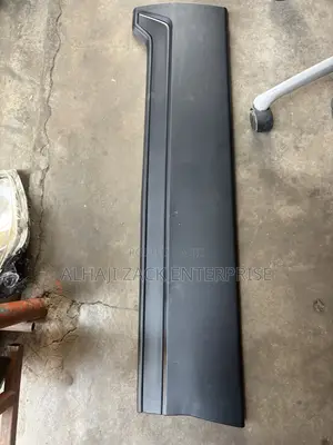 Honda CR-V 2018 Front Right Door Moulding