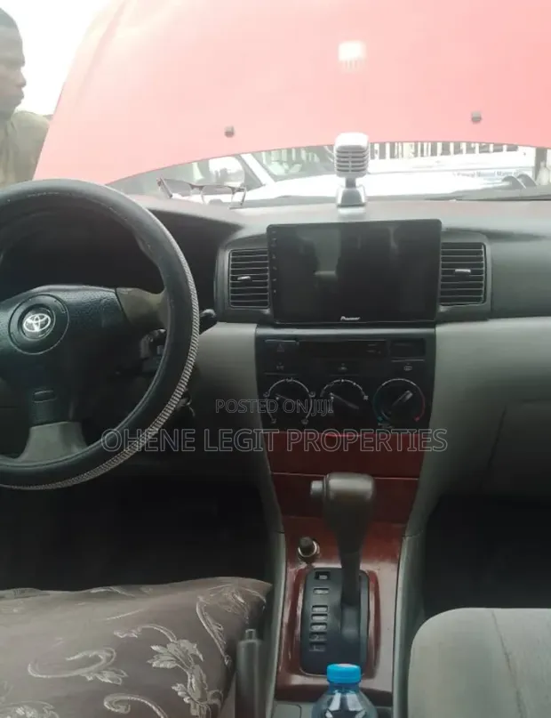 Toyota Corolla 2006 Red - 1