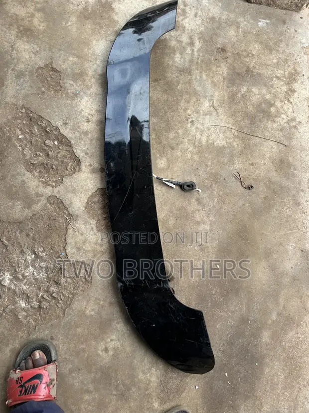 Honda CR-V Boot Spoiler (2017-2022) - 1