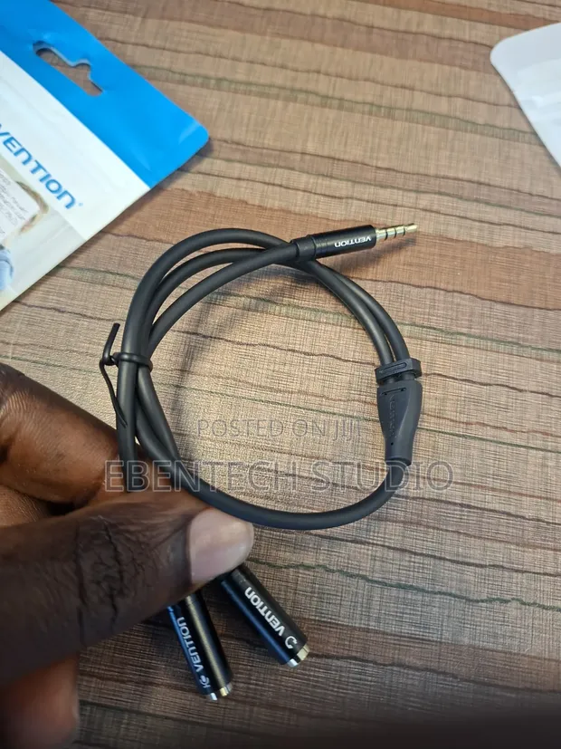 3.5mm Headset Splitter to Mic and Earphone Jack - 1