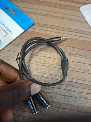 3.5mm Headset Splitter to Mic and Earphone Jack