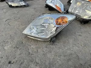 Scion xA Headlight Pair (2004-2005)