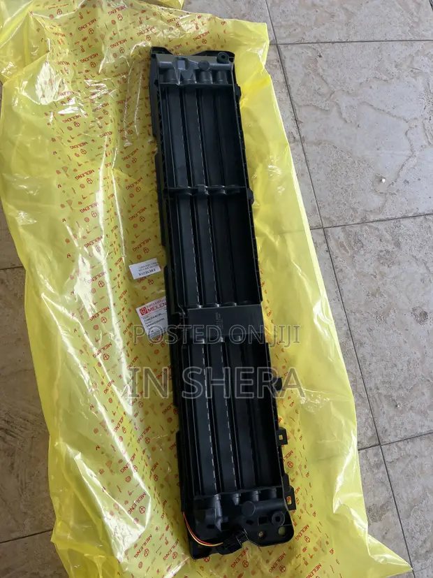 Honda CR-V Shutter Grill (2017-2022) - 1