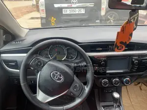 2016 Toyota Corolla LE Sedan