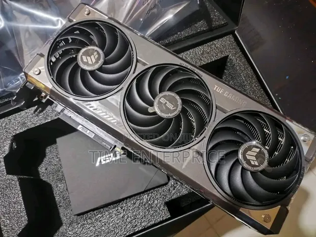 ASUS RTX 5070 12GB - 1
