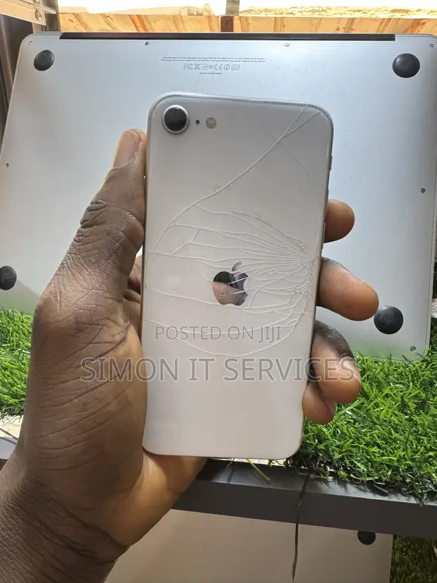 Apple iPhone SE (2020) 64GB Gray - 1