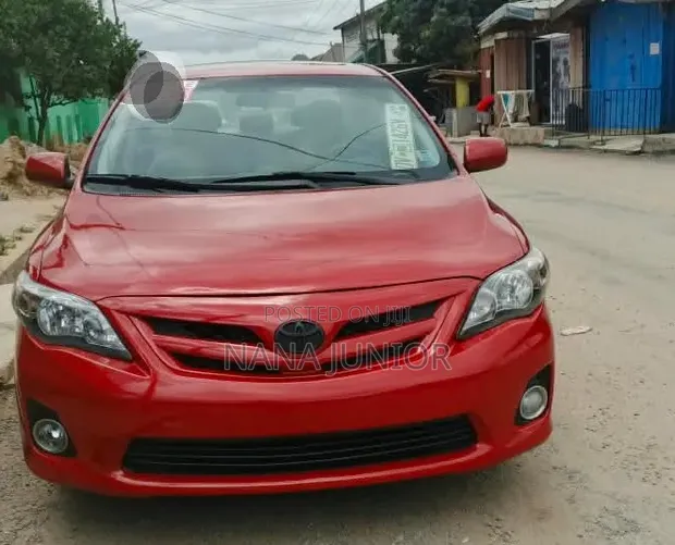 Toyota Corolla 2013 Red - 1