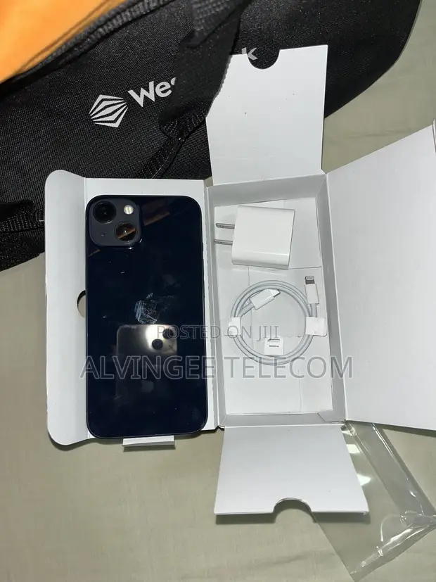 Apple iPhone 13 128GB Black - 1