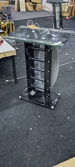 Quality Glass Pulpit