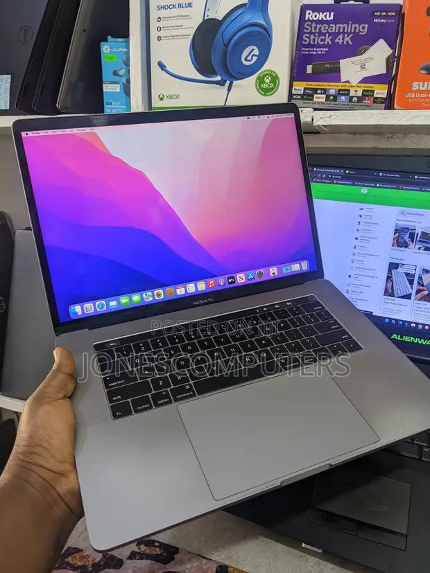 Apple MacBook Pro 2016 15-inch 16GB RAM 256GB SSD - 1