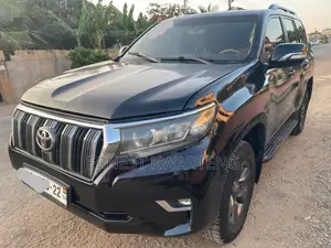 Toyota Land Cruiser Prado 2.7 i 2013 Gray