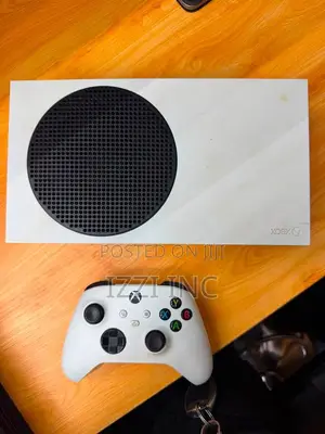 Xbox Series S - Used with Controller & Games
