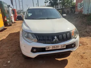 Mitsubishi L200 2015 White