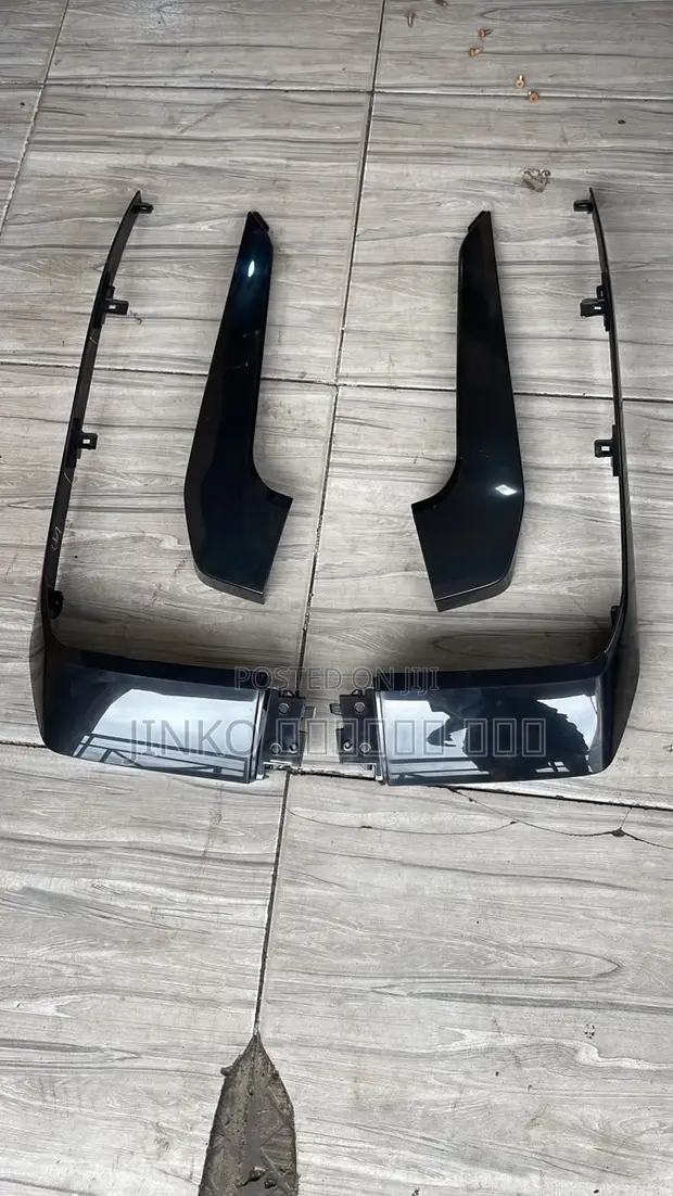 Mitsubishi L200 2020-2023 Bumper Moulding (All Black) - 1