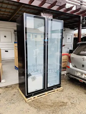 Pearl PVC-801-27AA 690L Double Door Display Beverage Cooler