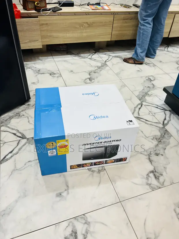 Midea 30L Solo Microwave (EM9P032MO-B) 900W Countertop - 1