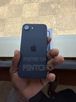 Apple iPhone 16e 128GB Black