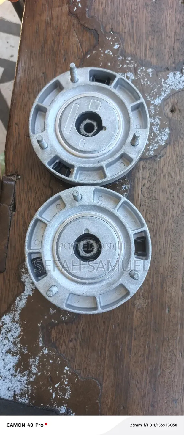Range Rover Velar Top Mount - 1