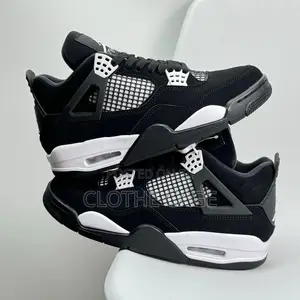Air Jordan 4 Retro "White Thunder"