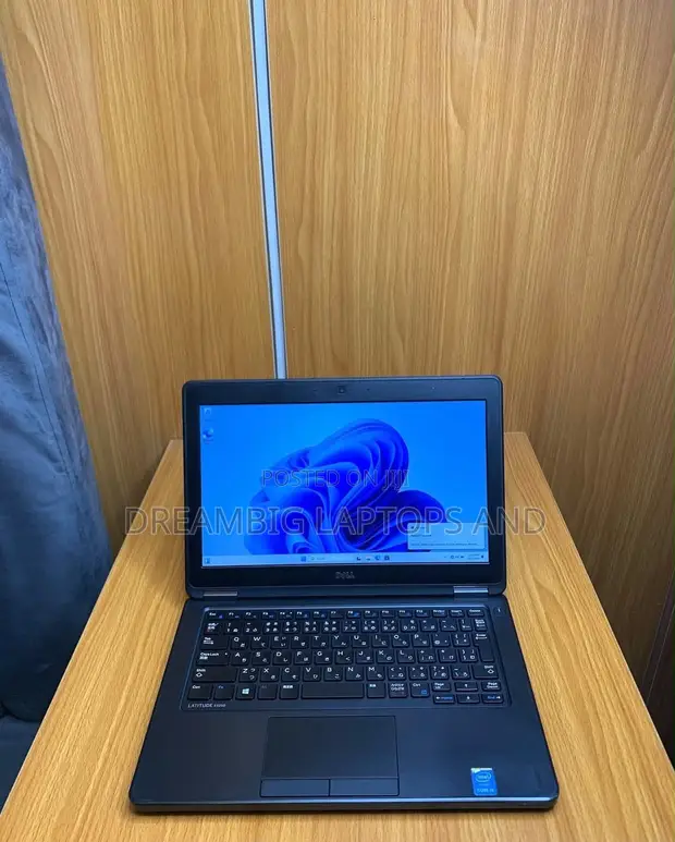 Dell Latitude 12 E5250 Laptop - 8GB RAM, 128GB SSD - 1