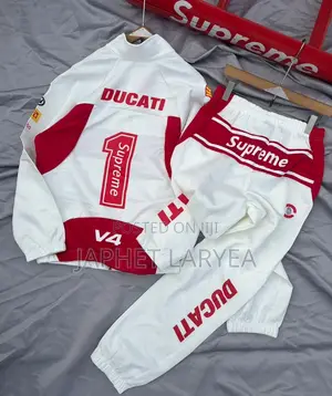 Supreme Joggers & Sweatpants
