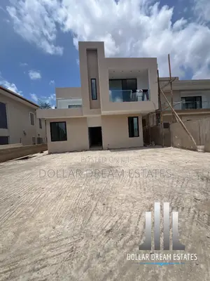 5 Bedroom House for Sale in Adjiriganor
