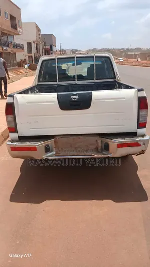 Nissan Hardbody Pickup 2005 White