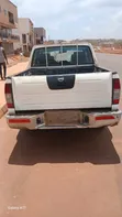 Nissan Hardbody Pickup 2005 White - 1
