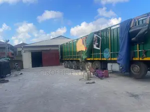 1,220 sqm Warehouse for Rent at Circle