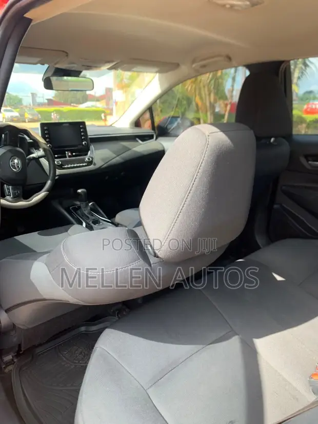 Toyota Corolla LE 2021 Red - 1