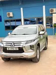 Mitsubishi Pajero 2021 Silver - 2