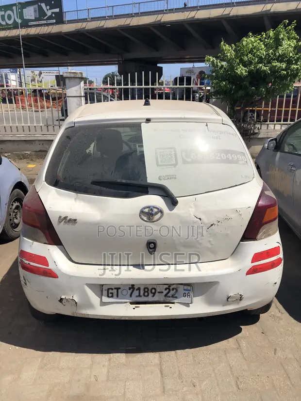 Toyota Vitz 1.3 FWD 5dr 2010 White - 1