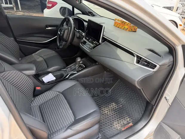 Toyota Corolla XSE 2024 Silver - 1