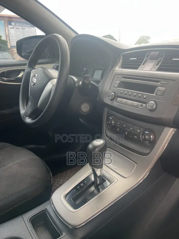 Nissan Sentra 2015 Silver - 1